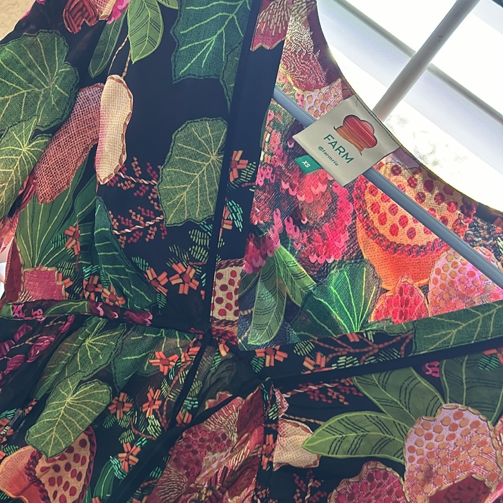 Farm Rio blouse - Picture 2 of 2